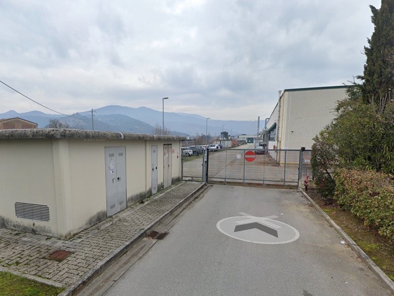 Capannone in Vendita a Calcinaia, zona Fornacette, 1'500'000€, 2300 m²