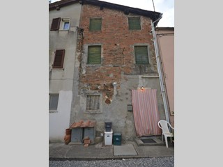 Casale in Vendita a Lucca, zona Sant'Alessio, 57'000€, 75 m²