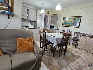 Trilocale in Vendita a Colle di Val D'Elsa, 160'000&euro;, 70 m²