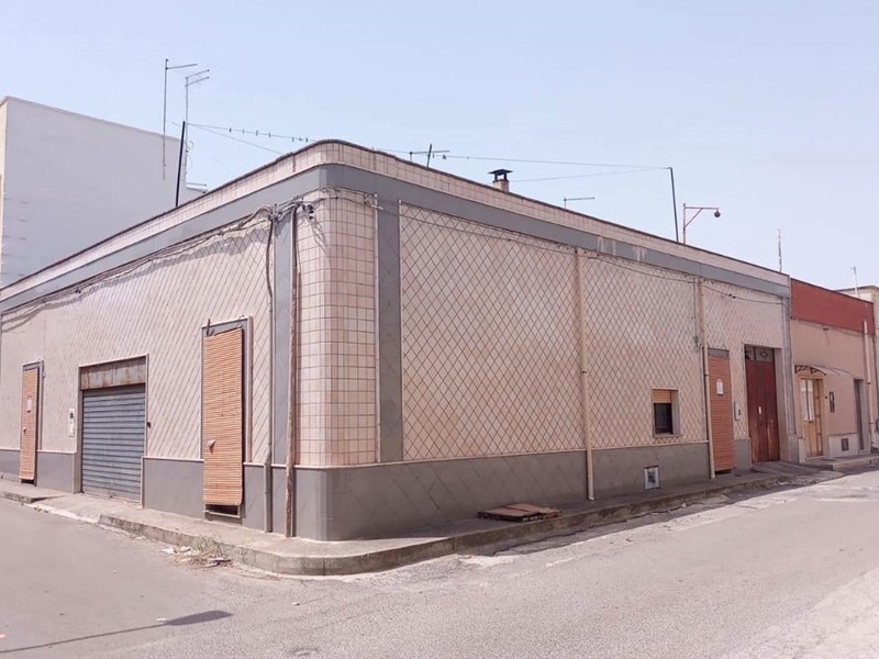 Casa Indipendente in Vendita a Sava, 100'000€, 210 m²