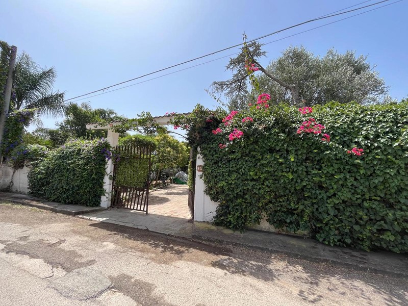 Villa in Vendita a Manduria, 179'000€, 135 m², arredato