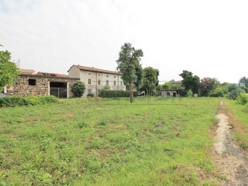 Casa Semi Indipendente in Vendita a Arzignano, 250'000€, 265 m², con Box