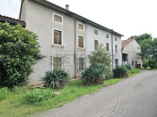 Casa Semi Indipendente in Vendita a Arzignano, 250'000€, 265 m², con Box