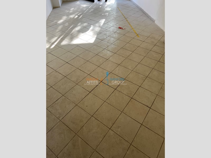 Capannone in Vendita a Carrara, 40'000€, 55 m²