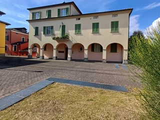 Quadrilocale in Vendita a Varano de' Melegari, 150'000&euro;, 95 m²
