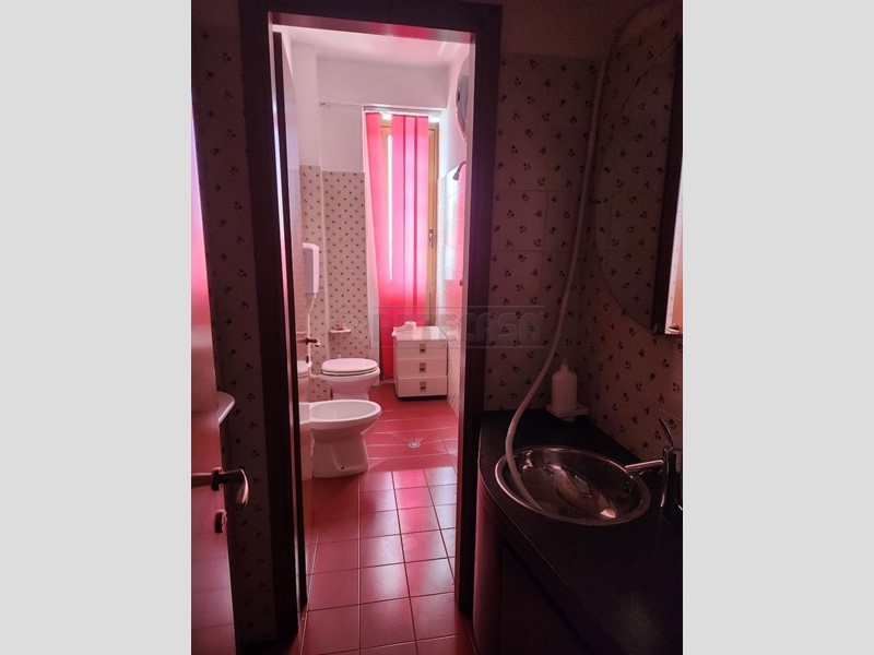 Ufficio in Affitto a Santa Croce sull'Arno, 400€, 45 m²