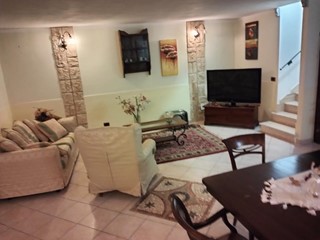 Villetta a schiera in Vendita a Rosignano Marittimo, zona Nibbiaia, 235'000€, 180 m²