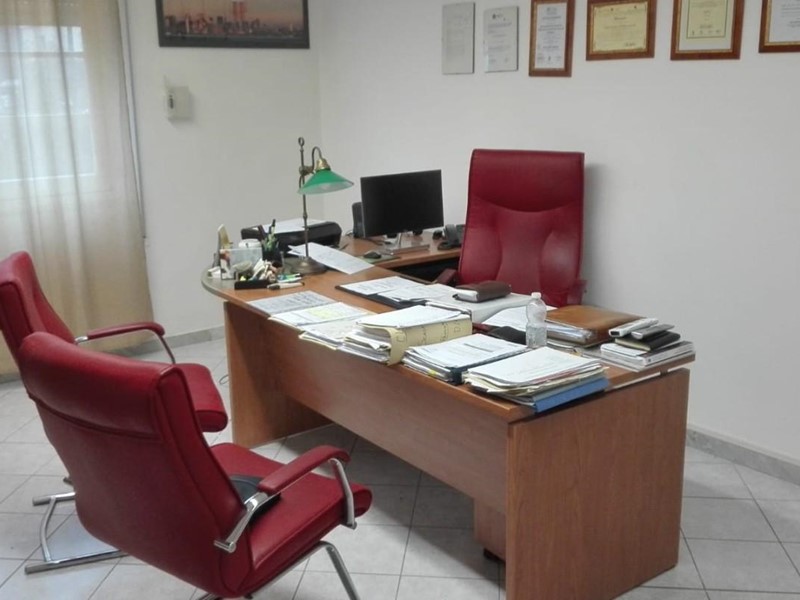 Ufficio in Affitto a Carrara, zona Marina di Carrara, 375€, 22 m²