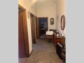 Casa Indipendente in Vendita a Empoli, 300'000€, 150 m², con Box