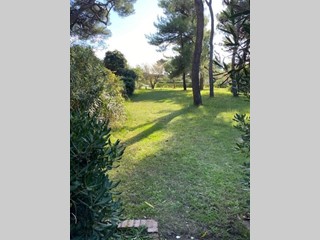 Villetta a schiera in Vendita a Pisa, zona Calambrone, 350'000€, 107 m²