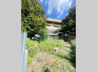 Casa Semi Indipendente in Vendita a Pietrasanta, 480'000€, 290 m²