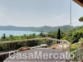 Appartamento in Vendita a Castel Gandolfo, 449'000€, 140 m²