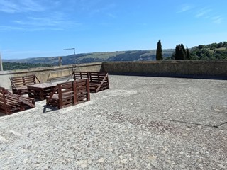 Appartamento in Vendita a Ragusa, 85'000&euro;, 135 m², con Box