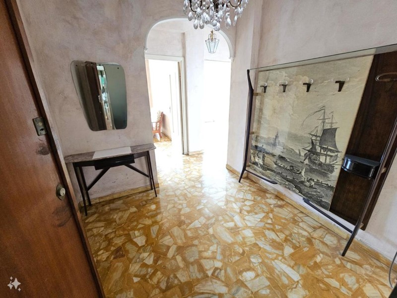 Appartamento in Vendita a Genova, 75'000€, 87 m²
