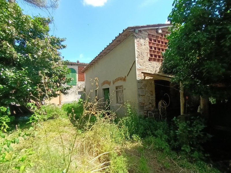 Casale in Vendita a Lucca, zona Pontetetto, 169'000€, 230 m²