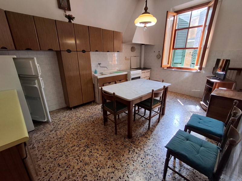 Casa Indipendente in Vendita a Capraia e Limite, 215'000€, 130 m²