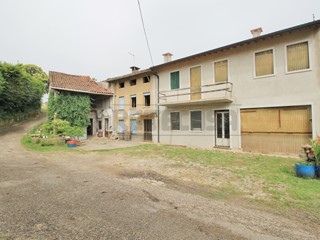 Casa Indipendente in Vendita a Arzignano, 235'000€, 420 m²