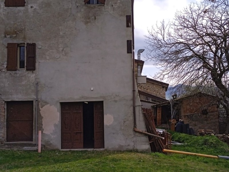 Casa Semi Indipendente in Vendita a Fornovo di Taro, 220'000€, 110 m²