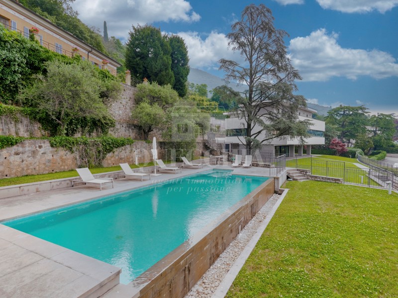 Casa Indipendente in Vendita a Brescia, zona Zona Est, 1'900'000€, 693 m², con Box