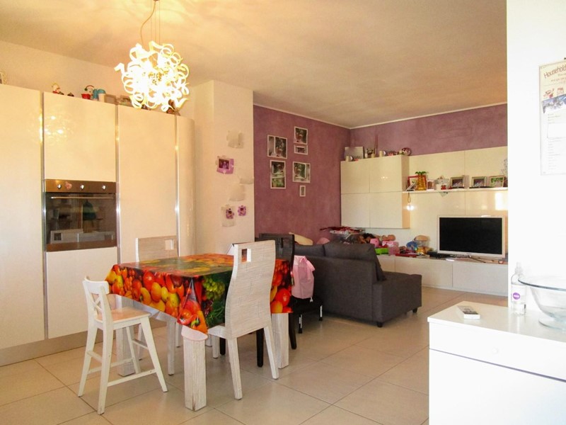 Appartamento in Vendita a Santa Croce sull'Arno, 200'000€, 144 m², arredato, con Box