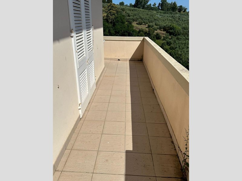 Appartamento in Vendita a Vinci, zona Vitolini, 310'000€, 188 m², con Box