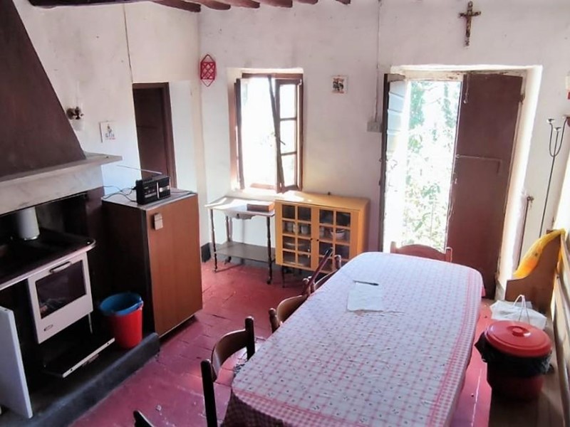 Casa Indipendente in Vendita a Capannori, zona Ruota, 40'000€, 75 m²