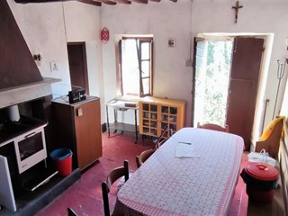 Casa Indipendente in Vendita a Capannori, zona Ruota, 40'000€, 75 m²