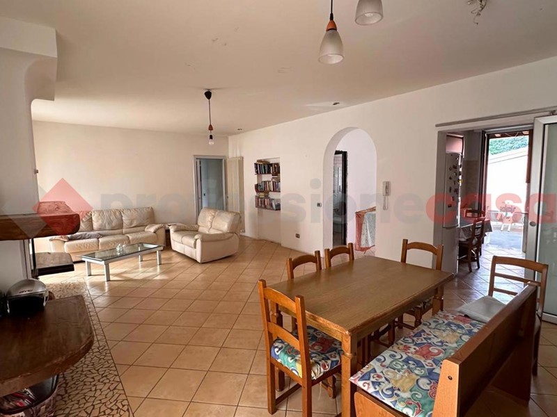 Casa Indipendente in Vendita a Cerro Maggiore, 360'000€, 186 m²