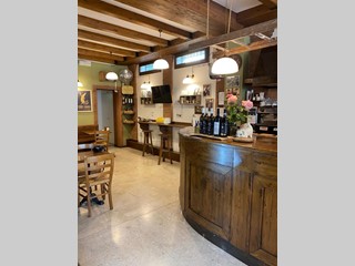 Attività commerciale in Vendita a Vicenza, 70 m², arredato