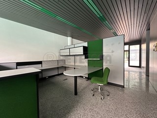 Ufficio in Vendita a Bassano del Grappa, 98'000€, 100 m²