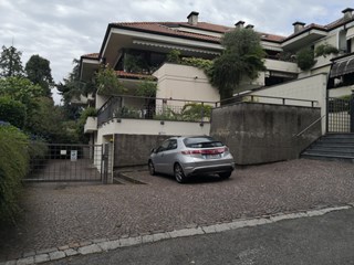 Trilocale in Vendita a Verbania, zona Pallanza, località Castagnola, 295'000€, 100 m²