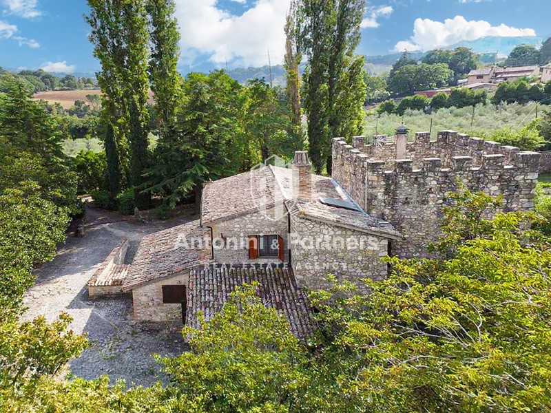Casa Indipendente in Vendita a Todi, 795'000€, 522 m²