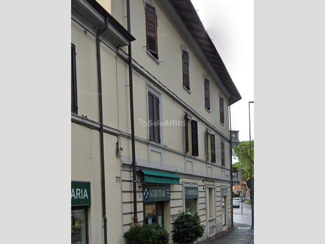 Capannone in Affitto a Forlì, 2'400€, 300 m²