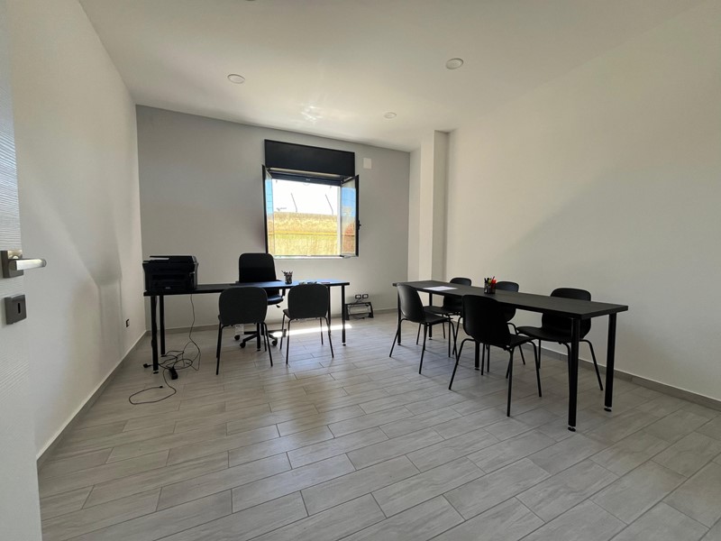 Ufficio in Affitto a Casalnuovo di Napoli, 250€, 30 m²