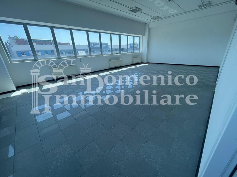 Capannone in Affitto a Pisa, zona Ospedaletto, 6'250€, 507 m²