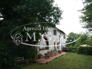 Casa Semi Indipendente in Vendita a Pontedera, zona Montecastello, 290'000€, 150 m², arredato