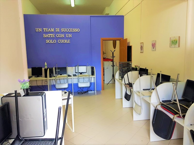 Negozio in Affitto a Casoria, 500€, 45 m²