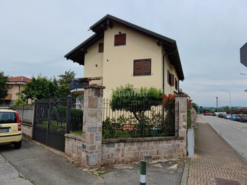 Ufficio in Affitto a Orbassano, 750€, 70 m²