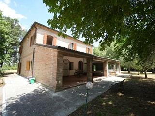 Casa Indipendente in Vendita a Rimini, zona RIMINI NORD, 850'000€, 1307 m², con Box