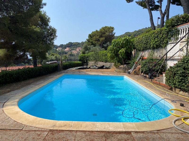 Villa in Vendita a Andora, 750'000€, 190 m²