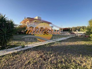 Villa in Vendita a Siracusa, zona Tivoli, 368'000&euro;, 440 m², con Box
