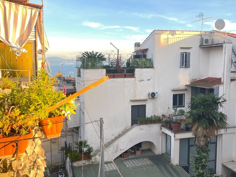 Trilocale in Vendita a Napoli, zona Posillipo, 155'000€, 50 m²