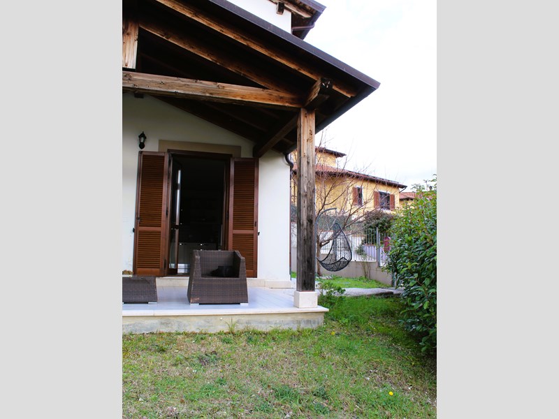 Villa in Vendita a Stroncone, 135'000€, 95 m²
