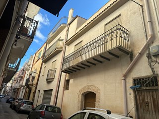 Casa Indipendente in Vendita a Alcamo, 143'000€, 250 m²