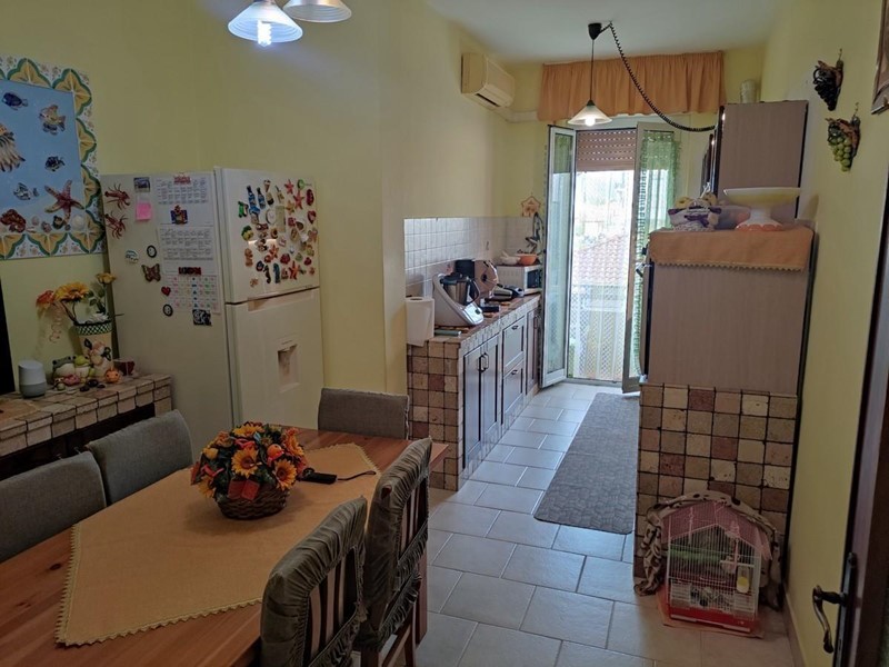 Quadrilocale in Vendita a Carrara, zona Marina di Carrara, 239'000€, 100 m²