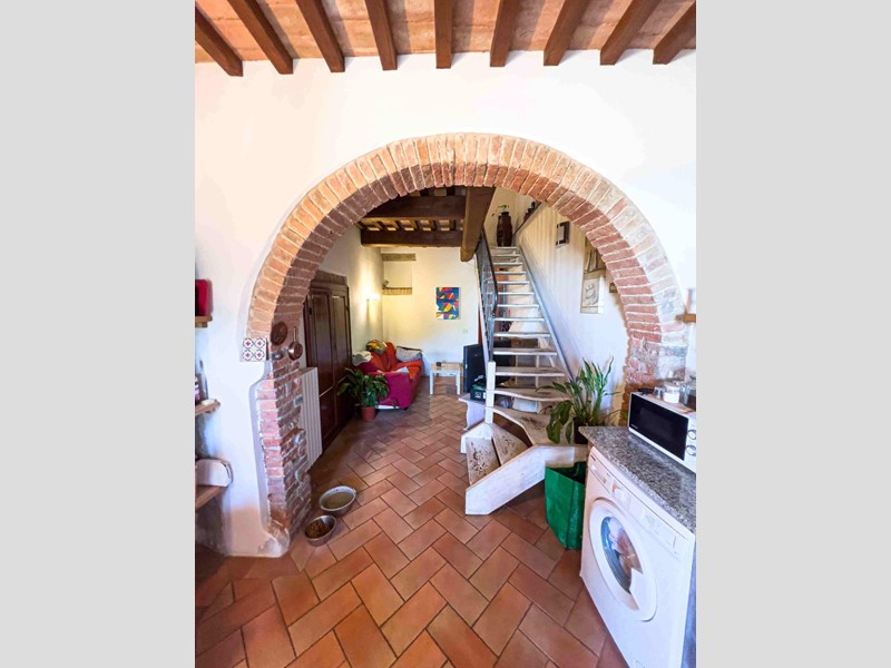 Appartamento in Vendita a Palaia, 150'000€, 110 m², arredato