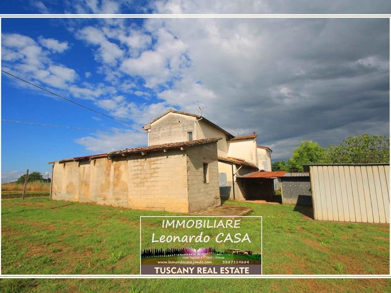 Casale in Vendita a Cerreto Guidi, 170'000€, 135 m², con Box