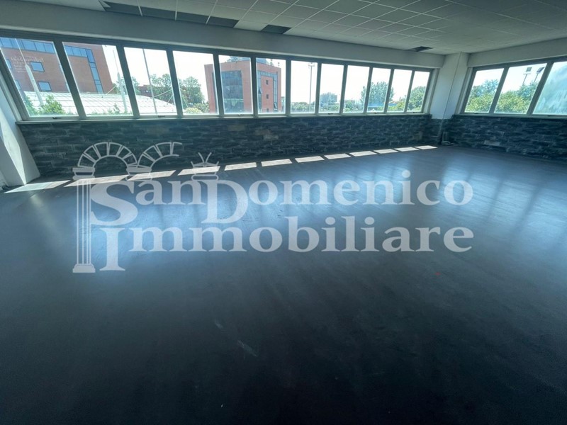 Ufficio in Affitto a Pisa, zona Ospedaletto, 2'500€, 270 m²