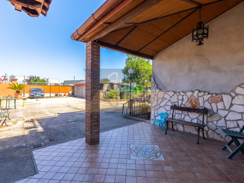 Quadrilocale in Vendita a Roma, zona Casilina, 189'000€, 100 m²