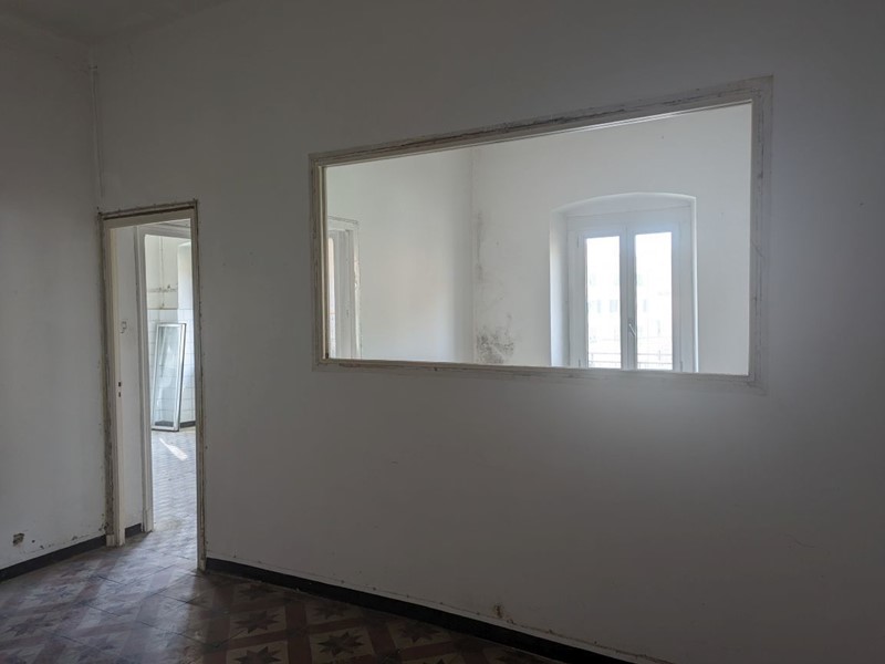 Appartamento in Vendita a Genova, 38'000€, 70 m²